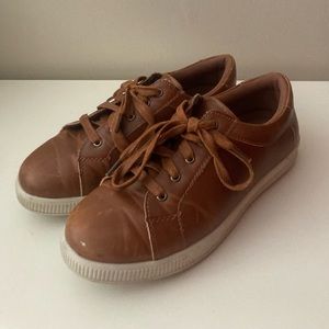 Deer Stags Kane Boys‎ Shoes Casual Size 4M Brown Faux Leather with Memory Foam